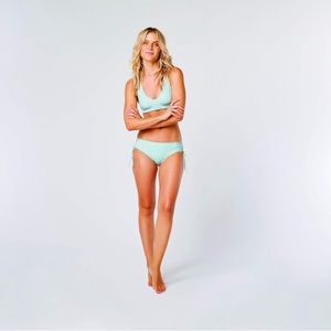 Carve Designs Women's Standard Mustique Reversible Bottom